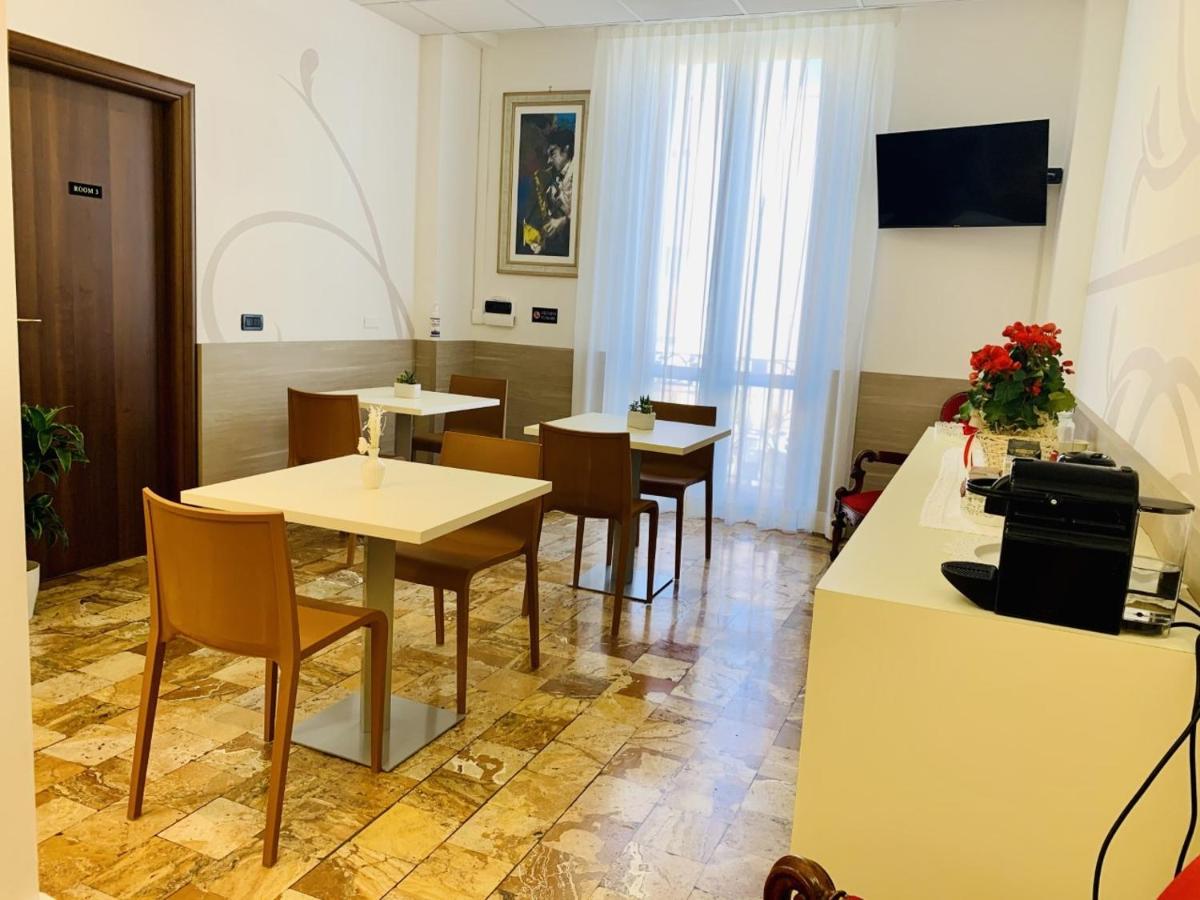 B&B Palazzo Storico Di Nicola Пескара Экстерьер фото